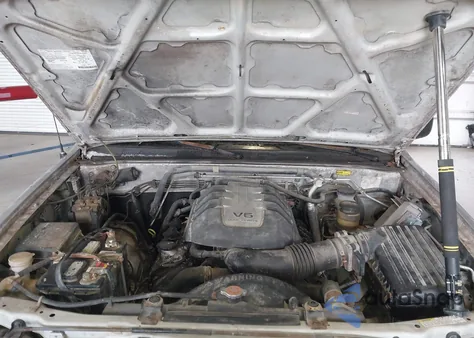 2000 Isuzu Rodeo Ls/Lse/S from USA, damaged, VIN 4S2DM58W8Y4325323